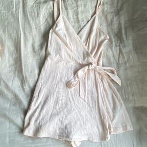 Amuse Society light pink romper. Size M.